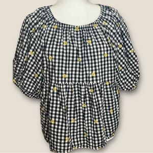 Old Navy top size L.